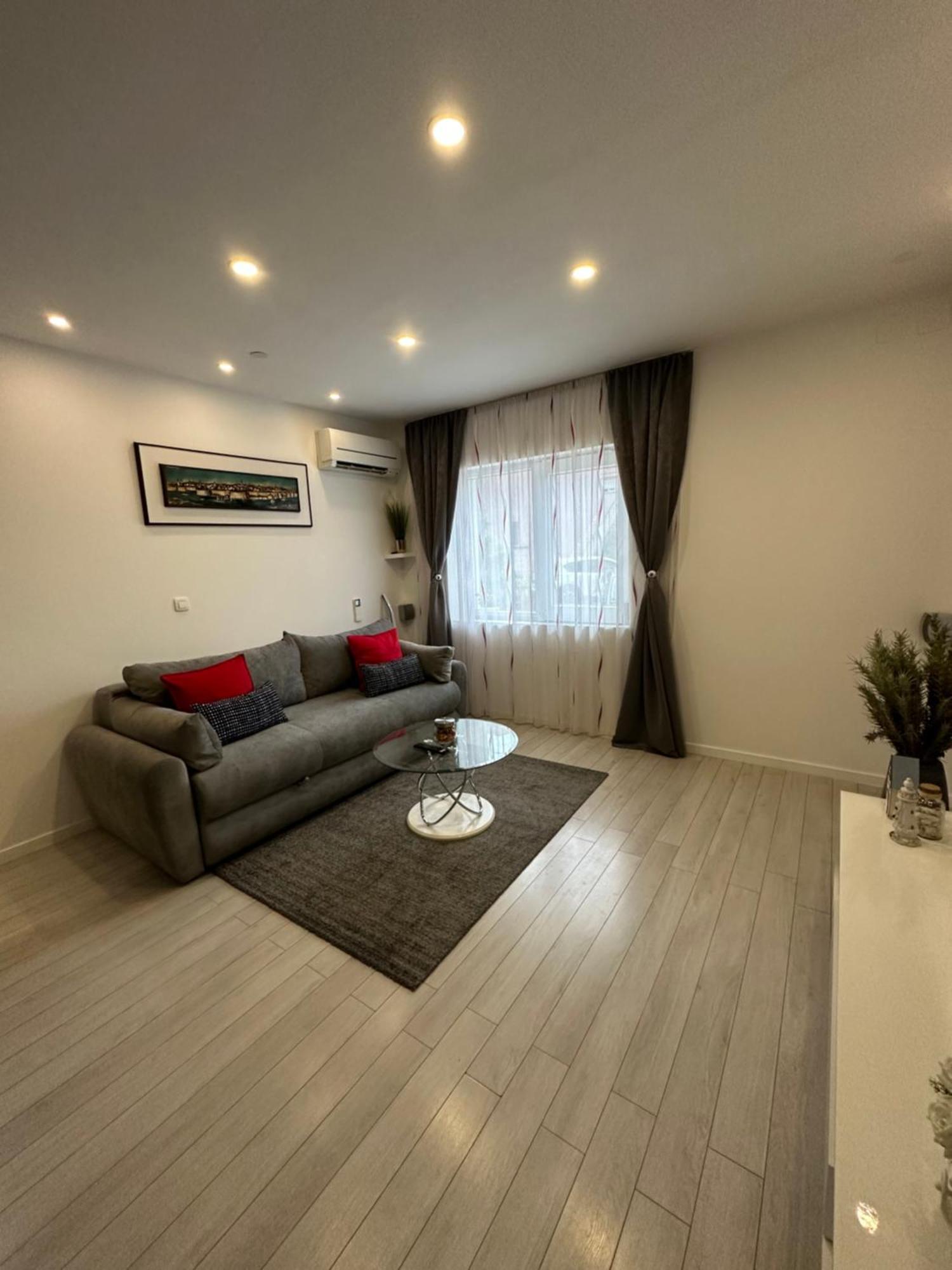 Apartment Leo Zara Esterno foto
