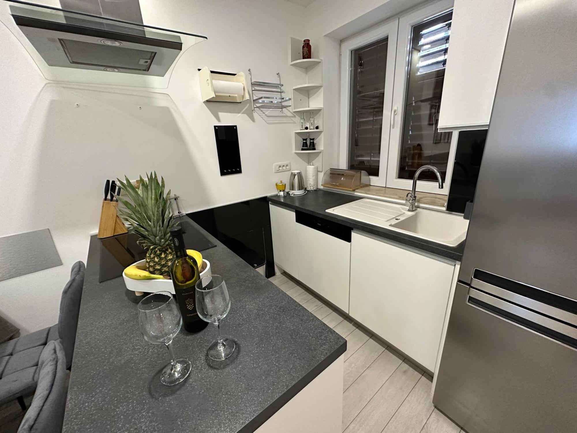 Apartment Leo Zara Esterno foto